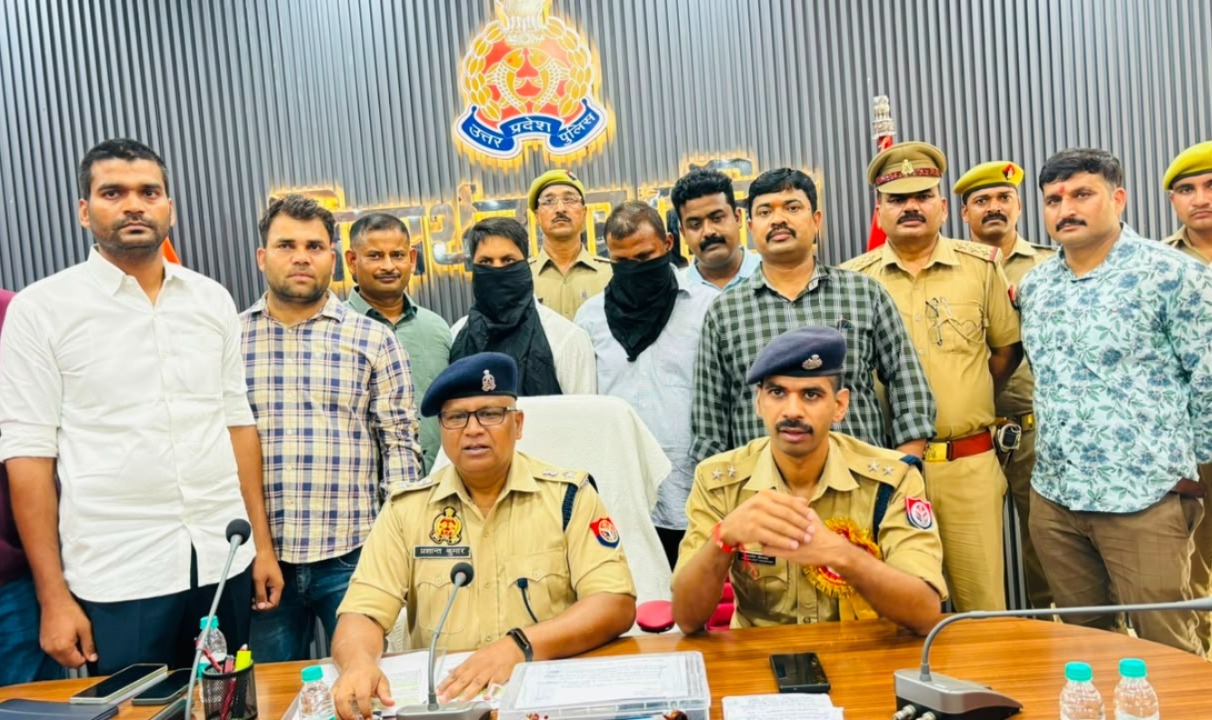 सिद्धार्थनगर पुलिस की बड़ी कार्रवाई, 60 लाख की स्मैक संग दो अभियुक्त दबोचे एसओजी और पुलिस की संयुक्त टीम को मिली सफलता, नेपाल ले जाई जा रही थी खेप