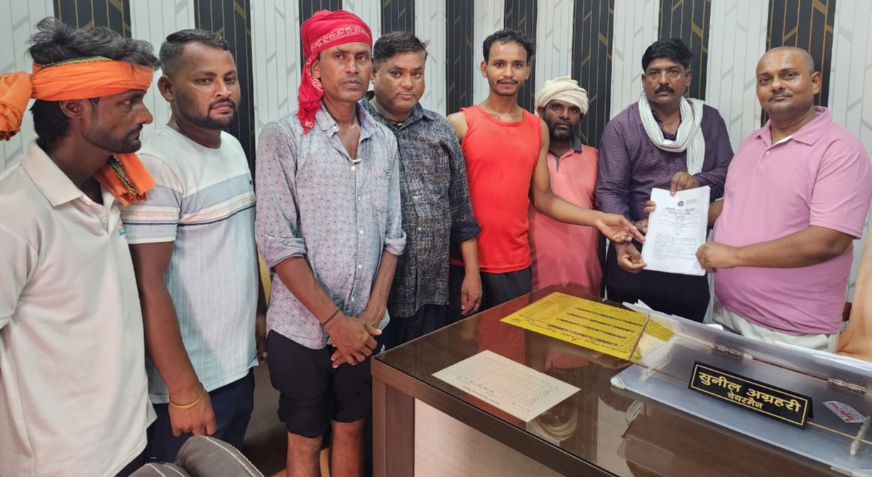 बढ़नी बाजार नगर पंचायत अध्यक्ष सुनील अग्रहरी ने दी कर्मचारियों को बड़ी सौगात श्रम विभाग के गजट के तहत वेतन वृद्धि को तत्काल दी मंजूरी