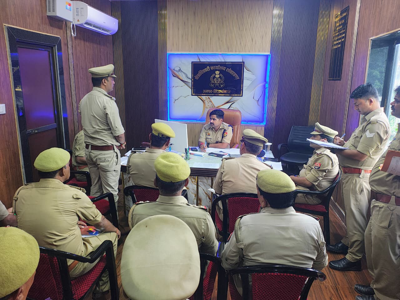 लंबित विवेचनाओं के निस्तारण को लेकर सीओ मयंक द्विवेदी सख्त, मातहतों को दिए कड़े निर्देश